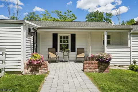 Exterior - 143 Mendham Rd, Mendham Twp, NJ 07945 photo 2 of 6