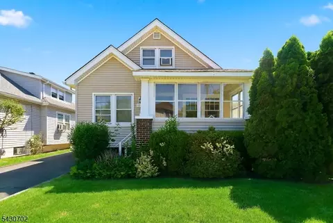 12-19 Rosewood St, Fair Lawn, NJ 07410