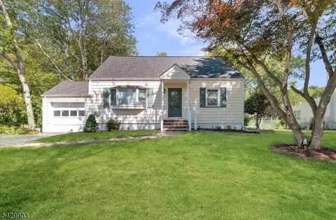 9 Park Dr, Livingston, NJ 07039