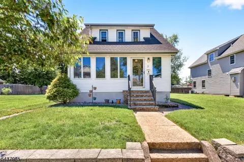 3 Buchman St, Piscataway, NJ 08854