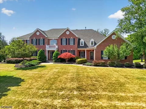 116 Grayson Dr, Belle Mead, NJ 08502