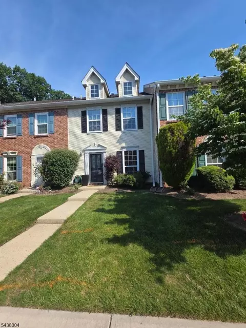 207 Lindsey Ct, Franklin Park, NJ 08823