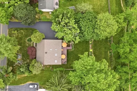 38 W Main St, Mendham Twp, NJ 07945