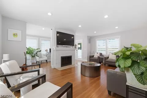 307 N Farview Ave, Paramus, NJ 07652 photo 13