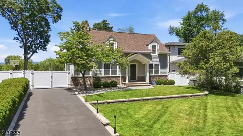 Exterior - 307 N Farview Ave, Paramus, NJ 07652 photo 2 of 10