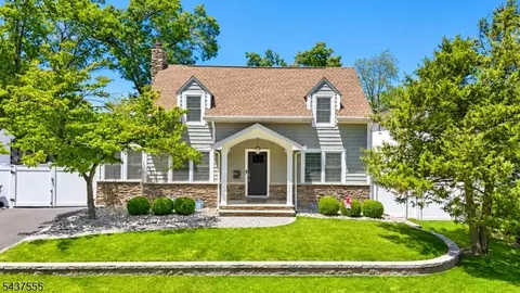 307 N Farview Ave, Paramus, NJ 07652 photo 2