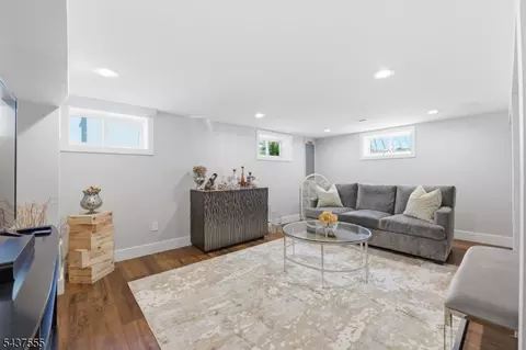 307 N Farview Ave, Paramus, NJ 07652 photo 32