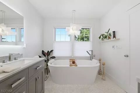 307 N Farview Ave, Paramus, NJ 07652 photo 26