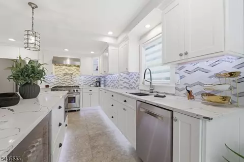 Kitchen - 307 N Farview Ave, Paramus, NJ 07652 photo 6 of 7