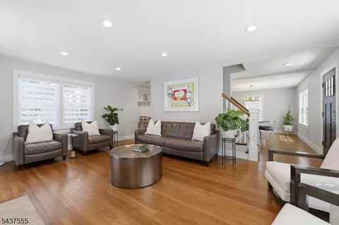 307 N Farview Ave, Paramus, NJ 07652 photo 14