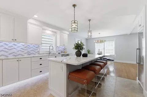 307 N Farview Ave, Paramus, NJ 07652 photo 8