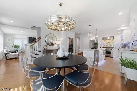 Dining - 307 N Farview Ave, Paramus, NJ 07652 photo 2 of 3