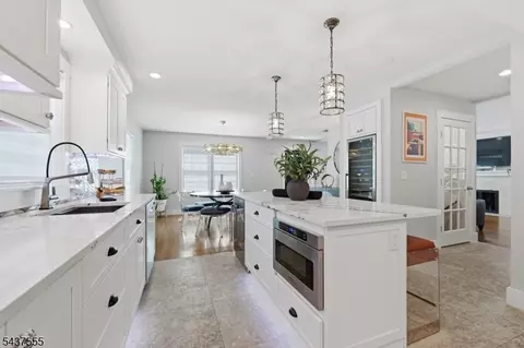 307 N Farview Ave, Paramus, NJ 07652 photo 9