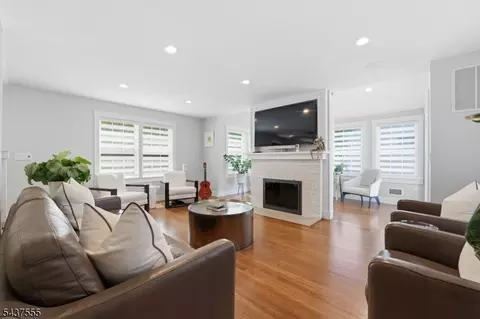 307 N Farview Ave, Paramus, NJ 07652 photo 17