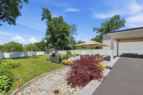 307 N Farview Ave, Paramus, NJ 07652 photo 39