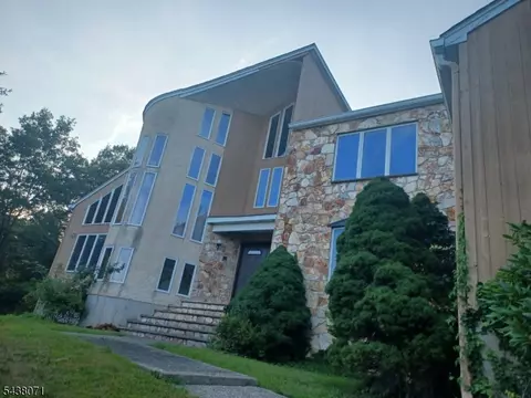 25 Wood Chase Ln, Kinnelon, NJ 07405