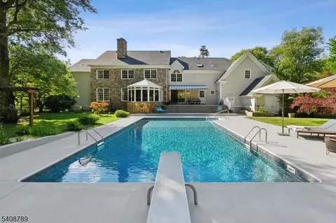 98 Spring Hollow Rd, Far Hills, NJ 07931