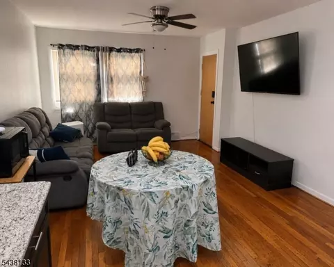 697 12 N 5th St, Newark, NJ 07107