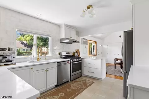 329 Maplewood Ave, Kenilworth, NJ 07033