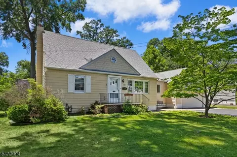 329 Maplewood Ave, Kenilworth, NJ 07033