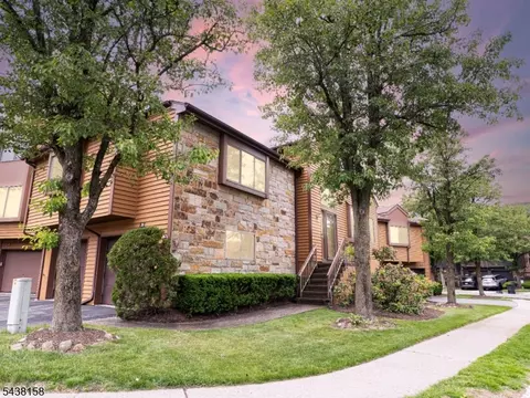 36 Hickory Hill Ct, Rockaway, NJ 07866