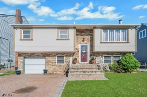12 Geraldine Rd, North Arlington, NJ 07031