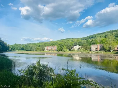 4 Meadowlark, Hackettstown, NJ 07840