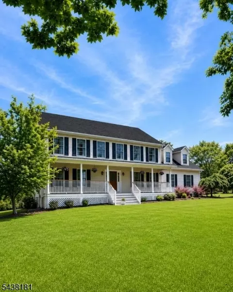 12 Meadow Ridge Rd, Knowlton Twp, NJ 07832