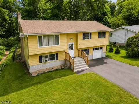 9 Stoney Brook Ln, Jefferson, NJ 07438