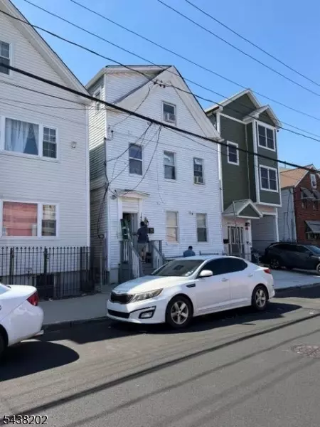 149 Camden St, Newark, NJ 07103