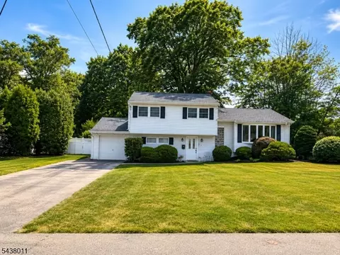63 Martin Rd, Livingston, NJ 07039