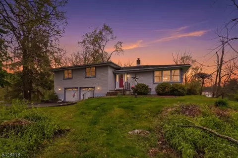 86 Kennedy Rd, Green Twp, NJ 07821