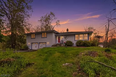86 Kennedy Rd, Green Twp, NJ 07821