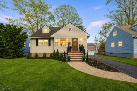 105 N 13th St, Kenilworth, NJ 07033