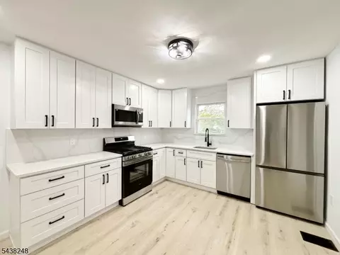 121 Henderson St, Phillipsburg, NJ 08865
