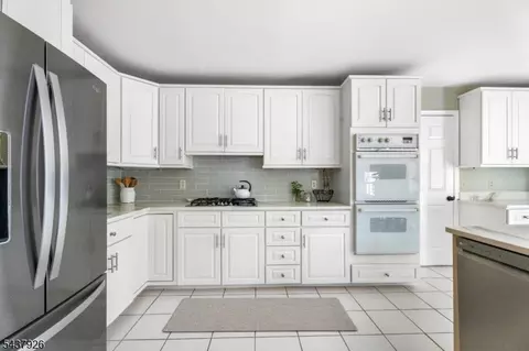 10 Barnstable Rd, Berkeley Heights, NJ 07922 photo 20