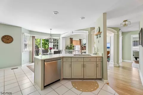 10 Barnstable Rd, Berkeley Heights, NJ 07922 photo 21