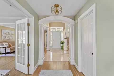 10 Barnstable Rd, Berkeley Heights, NJ 07922 photo 5