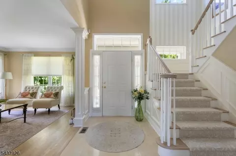 10 Barnstable Rd, Berkeley Heights, NJ 07922 photo 4