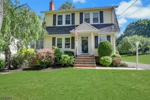 69 Highland Ave, Midland Park, NJ 07432