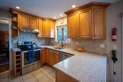 207 Grant Ave, Middlesex, NJ 08846 photo 7
