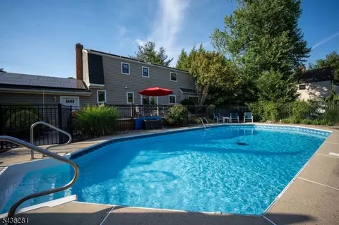 207 Grant Ave, Middlesex, NJ 08846 photo 2