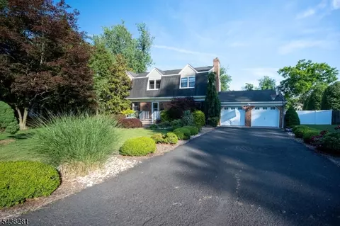 207 Grant Ave, Middlesex, NJ 08846