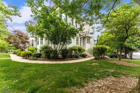 19 Cummington Ln, Flemington, NJ 08822