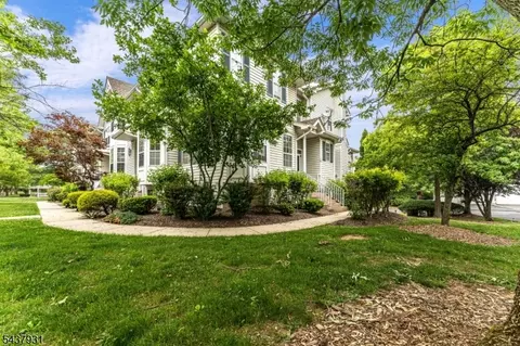 19 Cummington Ln, Flemington, NJ 08822