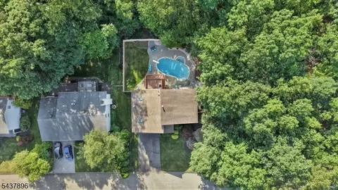 View/Area - 72 Agawam Dr, Wayne, NJ 07470 photo 1 of 3