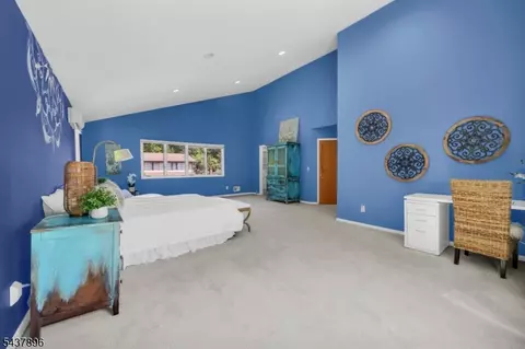 Bedroom - 72 Agawam Dr, Wayne, NJ 07470 photo 2 of 5
