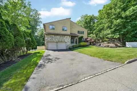 Exterior - 72 Agawam Dr, Wayne, NJ 07470 photo 10 of 10