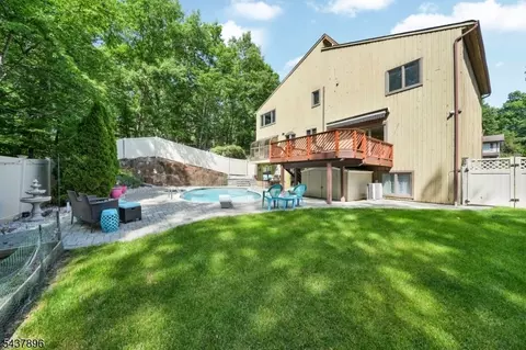 72 Agawam Dr, Wayne, NJ 07470 photo 38