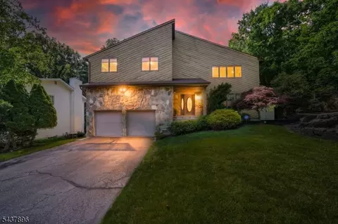 72 Agawam Dr, Wayne, NJ 07470